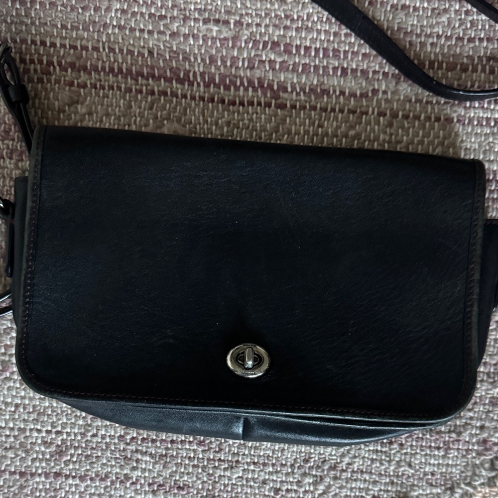 Coach Black Leather Crossbody Bag with Silver-Tone Turnlock - Picture 2 of 7